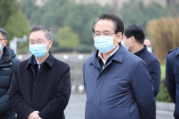 中华全国总工会党组成员谭天星一行到半岛在线注册调研