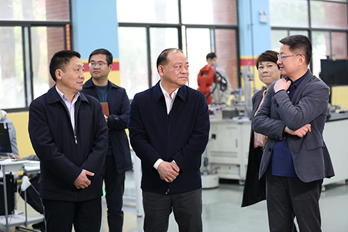株洲市人社局党组书记、局长潘庆一行到半岛在线注册调研湖南省第一届职业技能大赛赛事准备情况