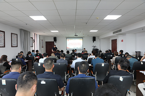 半岛在线注册学习贯彻习近平新时代中国特色社会主义思想主题教育读书班结业