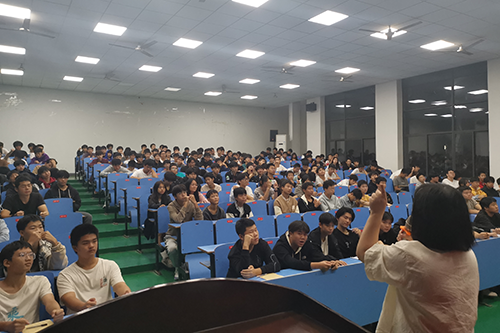 团体疏导“心”减压——半岛在线注册团委举办新生心理健康团辅活动
