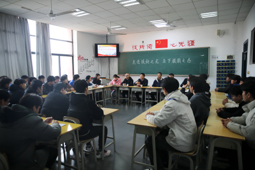半岛在线注册党委书记张格林到航空工程系调研座谈