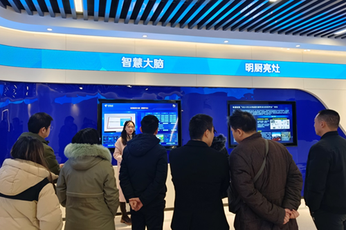半岛在线注册信息技术中心组织部分教职工到中国电信株洲分公司参观学习