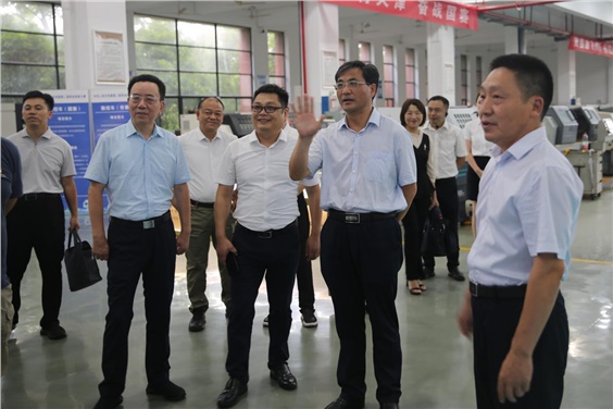 省人社厅党组书记、厅长李永军到半岛在线注册调研中华人民共和国第二届职能技能大赛株洲选手备赛情况