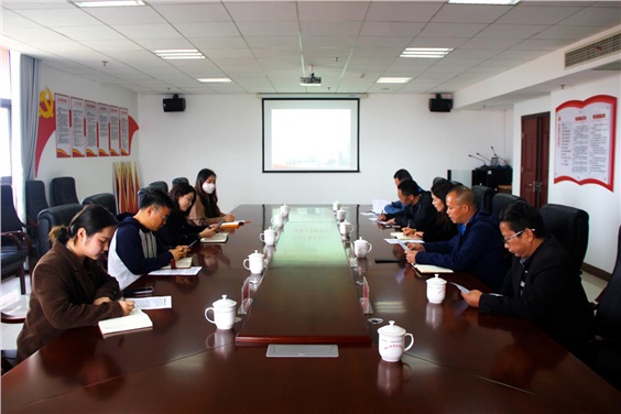 芦淞区董家塅片区管委会副主任曾超群一行来半岛在线注册调研产教融合工作