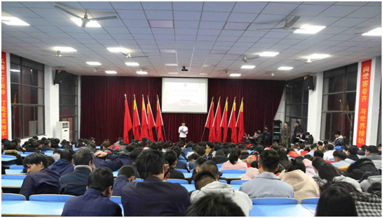 半岛在线注册举行“我为党旗添光彩”学生党员演讲比赛
